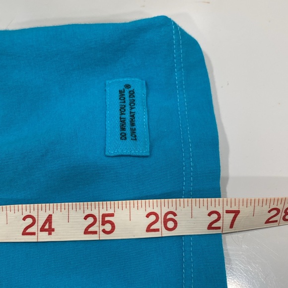 Life Is Good "Drinks Well With Others" Mermaid V-neck Tee - Picture 7 of 9